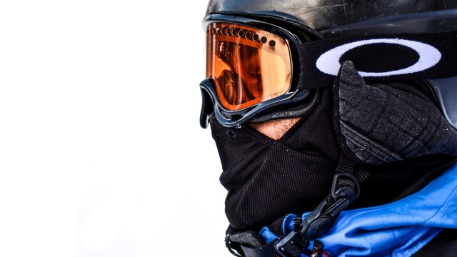 【安全第一】スノーボードにヘルメットは必要！２シーズン目の人ほど着用をオススメする理由とは？
